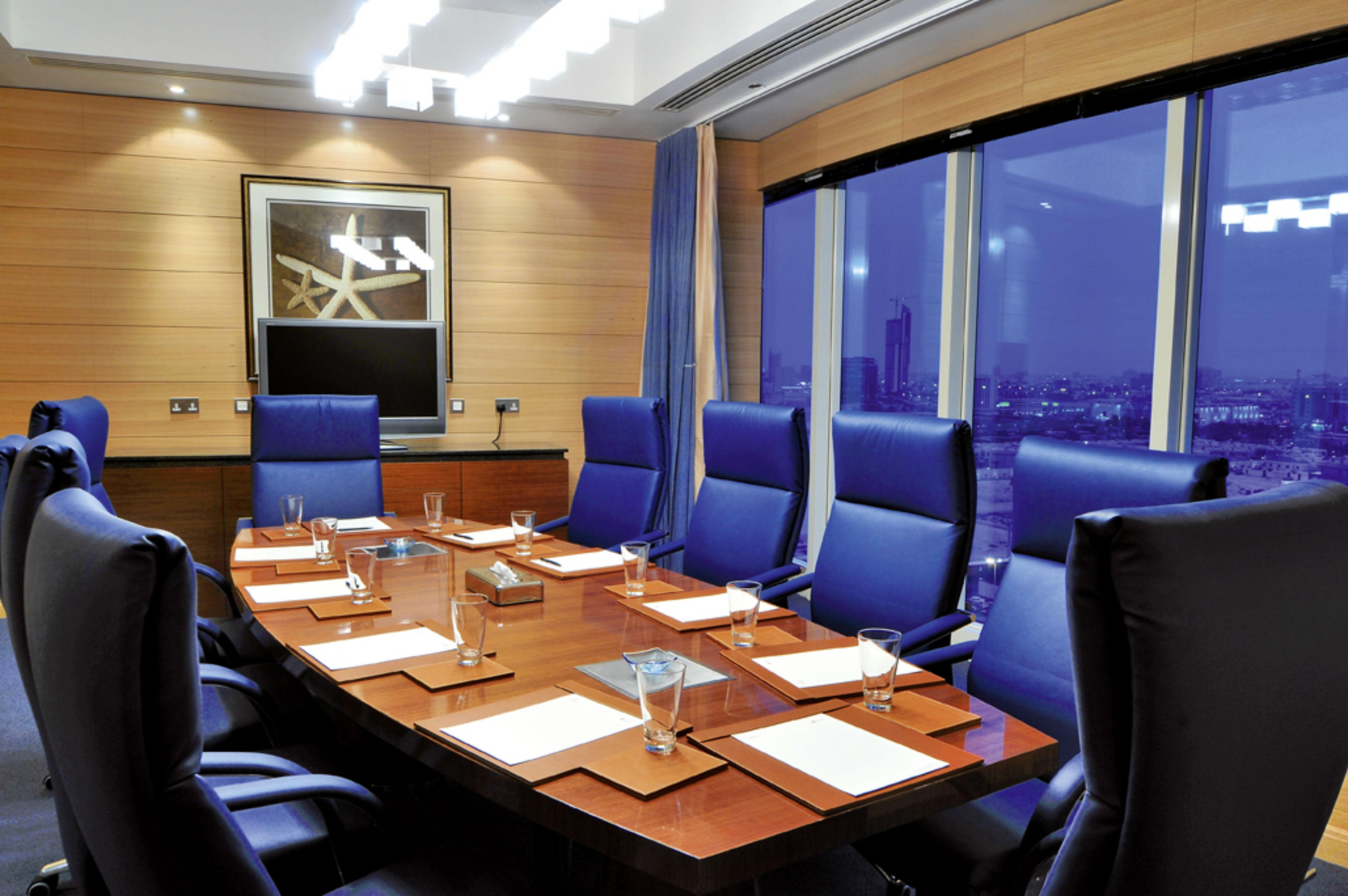 Moevenpick Hotel Khobar Buitenkant foto Boardroom at the Jumeirah Carlton Tower